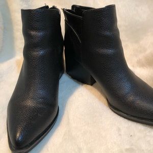 Simply Vera Vera Wang Shoes - Simply Vera Vera Wang Ankle Booties- no flaws Simply Vera Vera Wang Shoes - Simply Vera Vera Wang Ankle Booties- no flaws